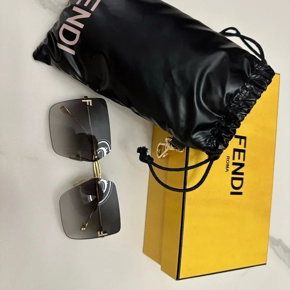 Fendi Oversized Rimless Square Sunglasses - Picture 8 of 12